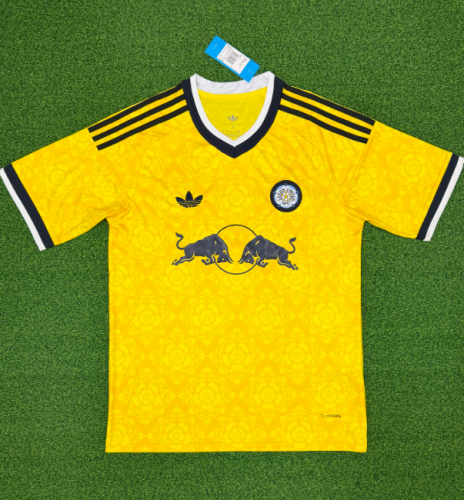 Leeds United  2026/2027 away shirt