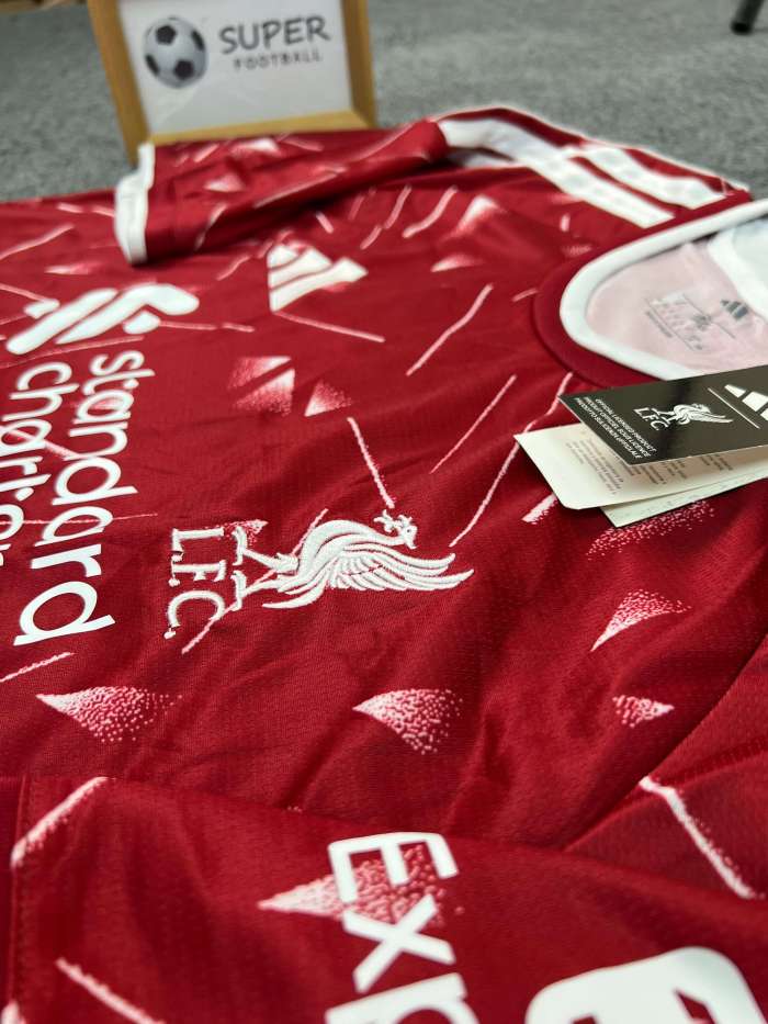 Liverpool 2026/2027 home shirt