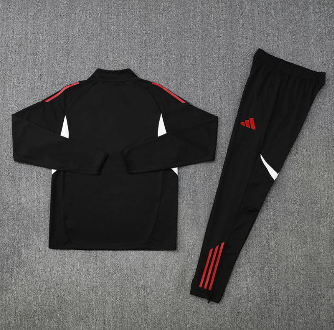 Liverpool 2025/2026 1/4 zipper tracksuit black