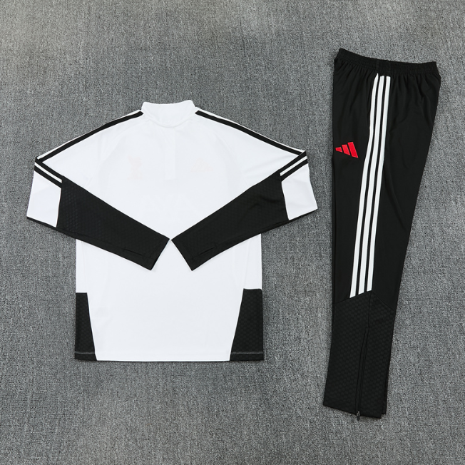 Liverpool 2026/2027 1/4 zipper tracksuit white