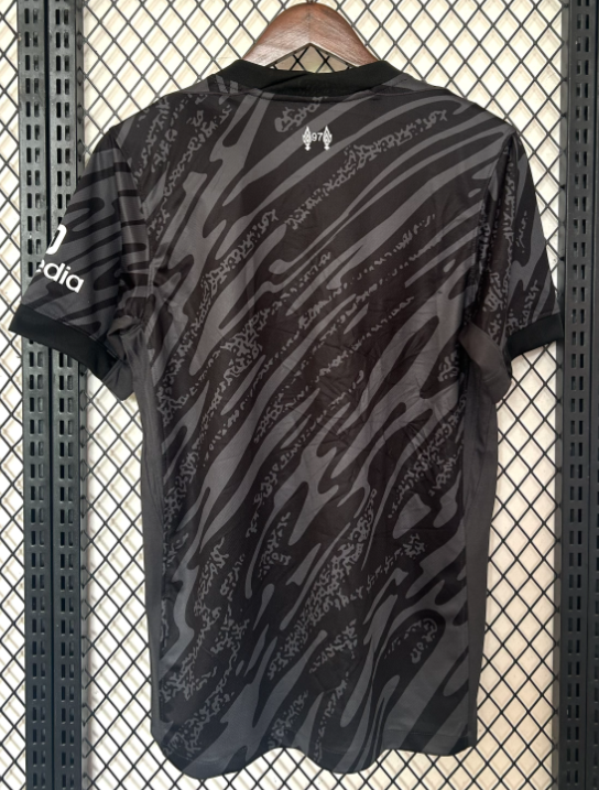 Liverpool 2024/2025 goalkeeper shirt black