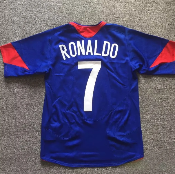 Manchester Unitde 2005/2006 away retro shirt Ronaldo