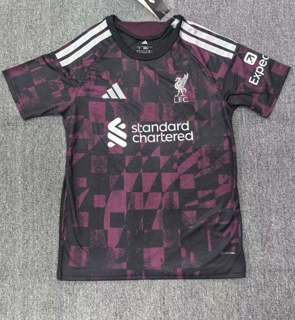 Liverpool 2026/2027 thrid shirt