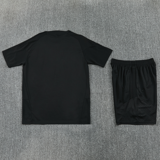 Liverpool 2026/2027 short sleeve and shorts tracksuit black
