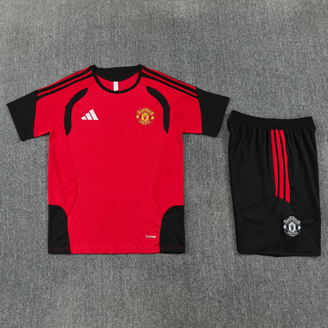 Manchester Unitde 2026/2027 short sleeve and shorts tracksuit red