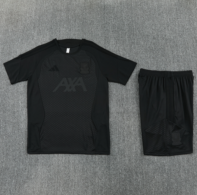 Liverpool 2026/2027 short sleeve and shorts tracksuit black