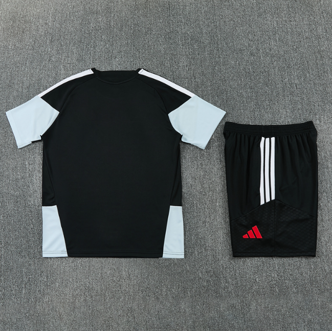 Liverpool 2026/2027 short sleeve and shorts tracksuit black and grey