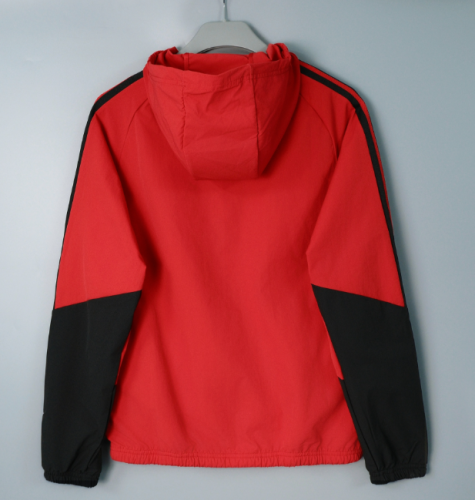 Manchester Unitde 26/27 windbreaker coat Red