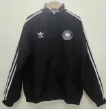 1990 Germany White & Black Retro Double sided Windbreaker (双面风衣)