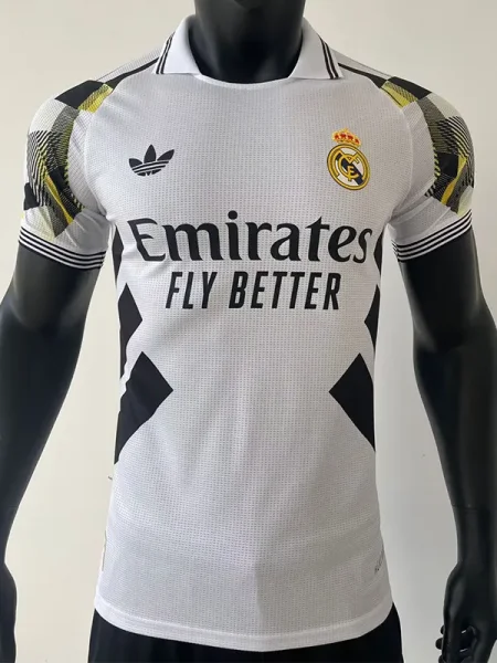 25-26 RMA White Special Edition Player Version Training shirts 黄袖边