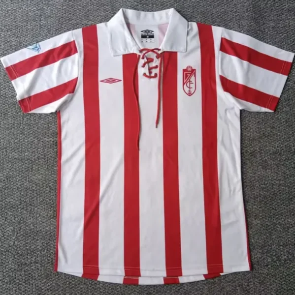 2005-2006 Granada Home Retro Soccer Jersey(带草)