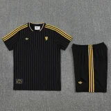 25-26 Man Utd Black Training Short Suit #条纹