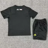 2025-26 RMA Black Joint Edition Kids Training (漫威)