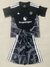 26-27 Man Utd Black Goalkeeper Kids Soccer Jersey
