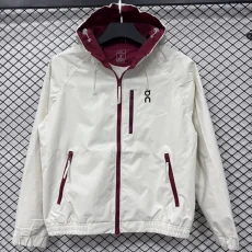 2026 ON Khaki Outdoor Jackets #Y506冲锋衣