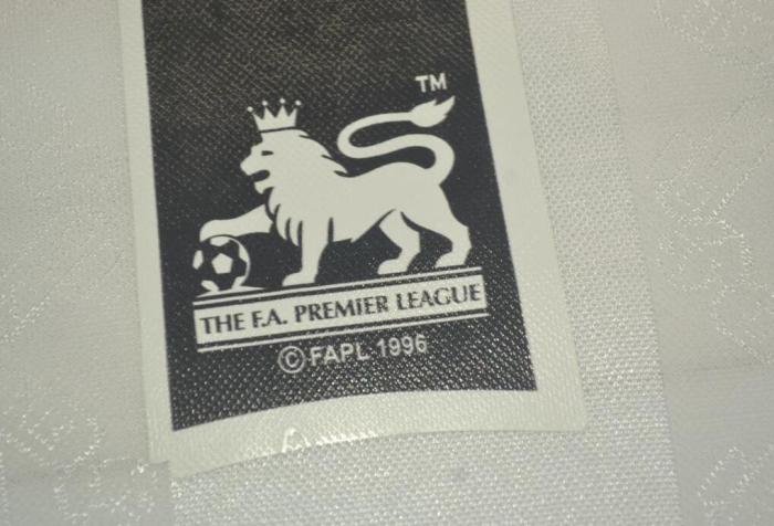 with EPL Patch Retro Jersey 1998-1999 Manchester United 11 GIGGS Away White Soccer Jersey