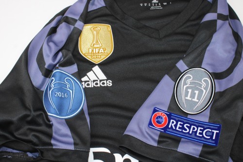 with Golden FIFA Patch+UCL Patch Retro Camisetas de Futbol 2016-2017 Real Madrid 22 ISCO Third Away Black Vintage Soccer Jersey