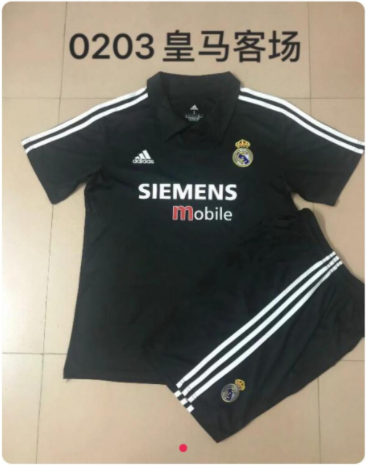 Adult Uniform Retro Jersey 2002-2003 Real Madrid Away Black Soccer Jersey ShortsReal Madrid