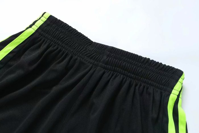 #605 Black Soccer Training Uniform Blank Jersey and Shorts
