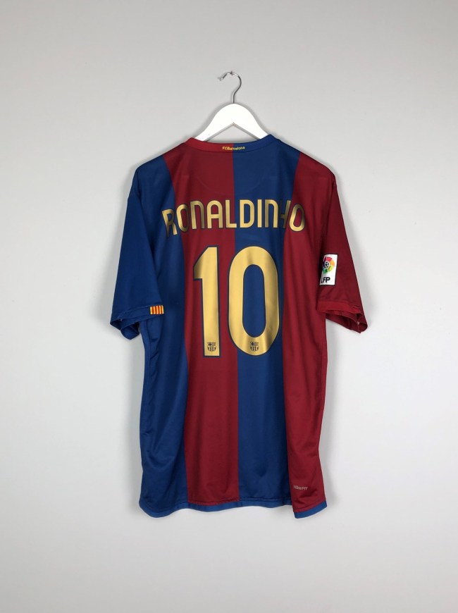 with LFP Patch Retro Jersey 2006-2007 Barcelona 10 RONALDINHO Home Soccer Jersey