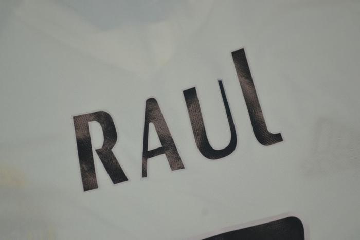 with UCL Patch Retro Jersey 2005-2006 Real Madrid 7 RAUL Home Soccer Jersey