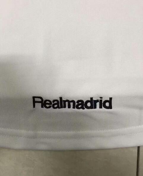 with LFP Patch Retro Jersey 2005-2006 Real Madrid BECKHAM 23 Home Soccer Jersey