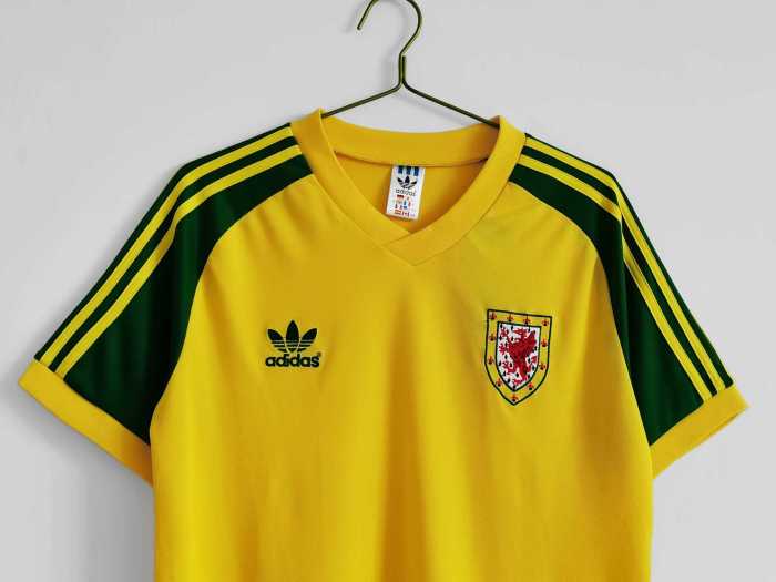 Retro Jersey 1982 Wales Away Yellow Soccer Jersey Vintage Football Shirt