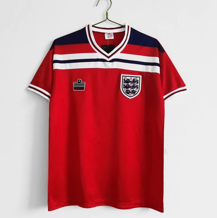 Retro Jersey 1982 England Away Red Socceer Jersey Vintage Football Shirt