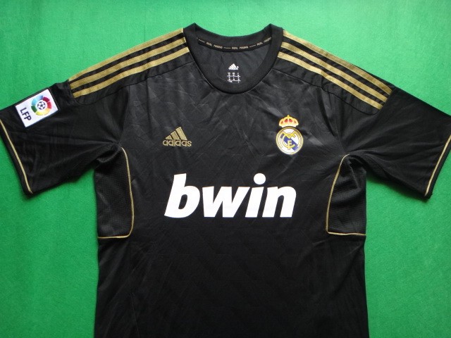 with LFP Patch Retro Jersey 2011-2012 Real Madrid Away Black Soccer Jersey Vintage Football Shirt