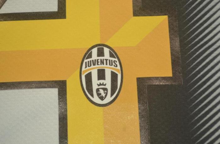 with UCL Patch Retro Jersey 2011-2012 Juventus 4 FELIPE MELO Home Soccer Jersey
