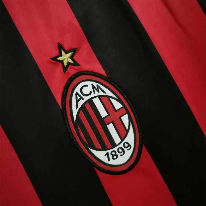 Retro Jersey 2017-2018 AC Milan Home Soccer Jersey Vintage Football Shirt