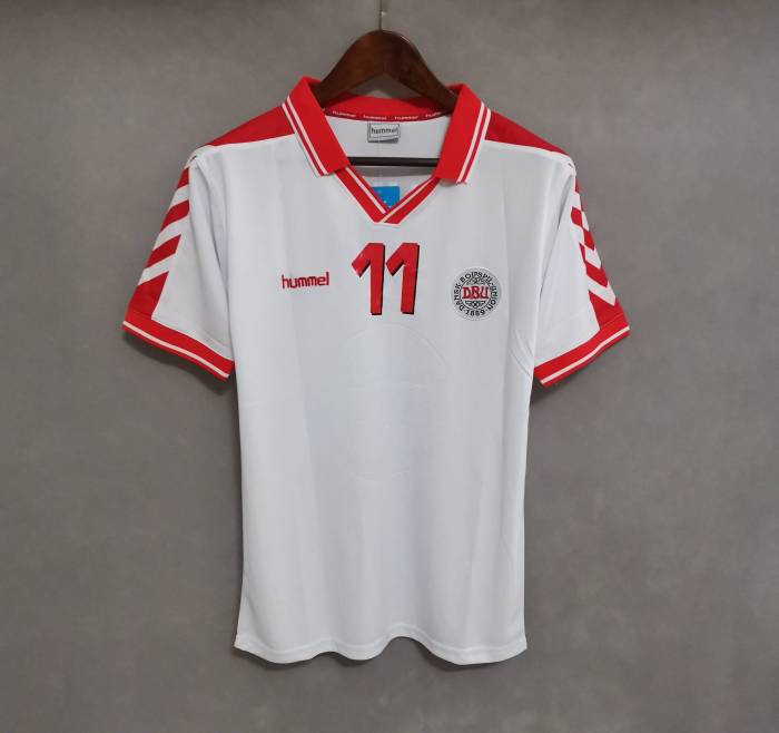 Retro Jersey 1998 Denmark 11 B.LAUDRUP Away Soccer Jersey White Vintage Football Shirt