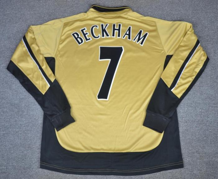 Retro Jersey  Long Sleeves 2001-2002 Manchester United  Away BECKHAM 7 Yellow Soccer Jersey