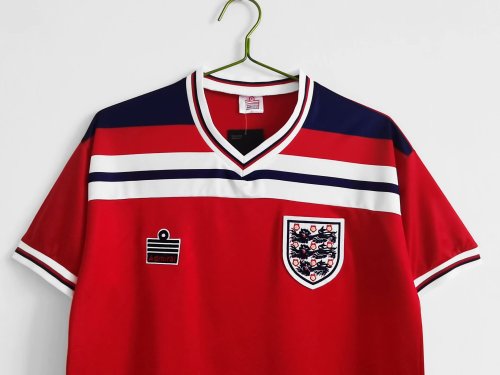 Retro Jersey 1982 England Away Red Socceer Jersey Vintage Football Shirt