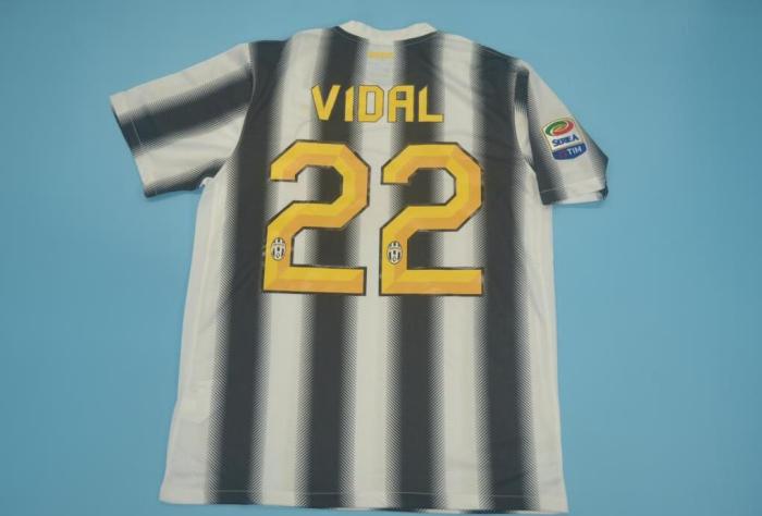 with Serie A Patch Retro Jersey 2011-2012 Juventus VIDAL 22 Home Soccer Jersey