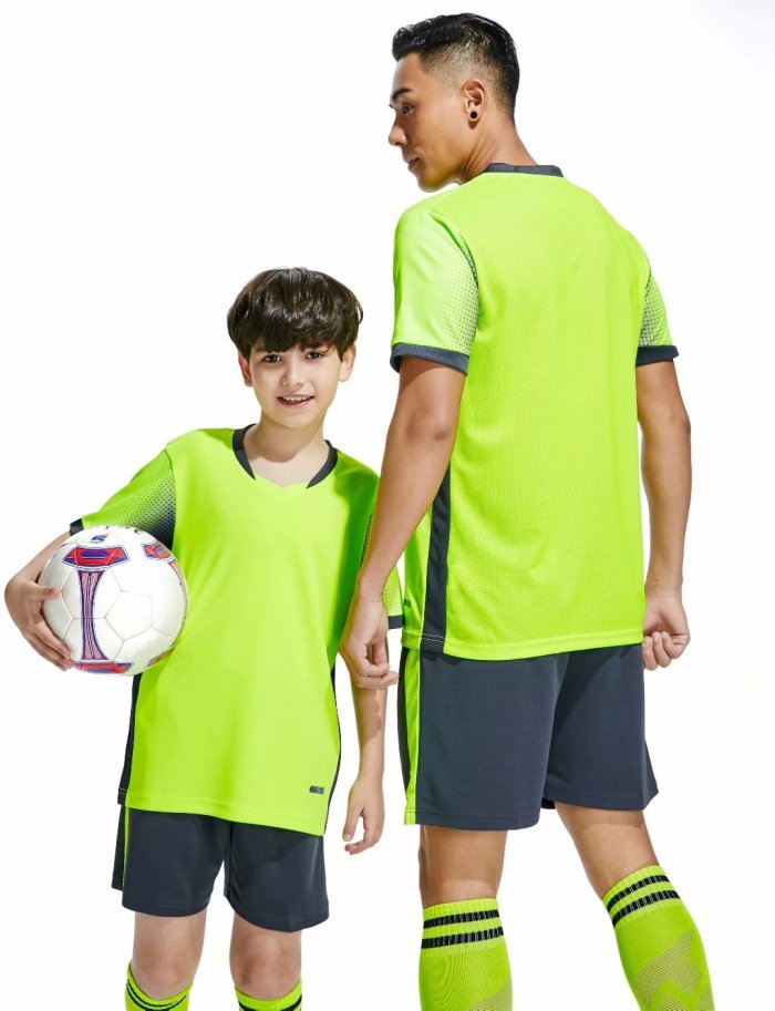 D8820 Green Blank Youth Adult Soccer Training Jersey and Shorts