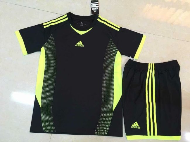 #812 Soccer Training Uniforms Blank Jersey and Shorts