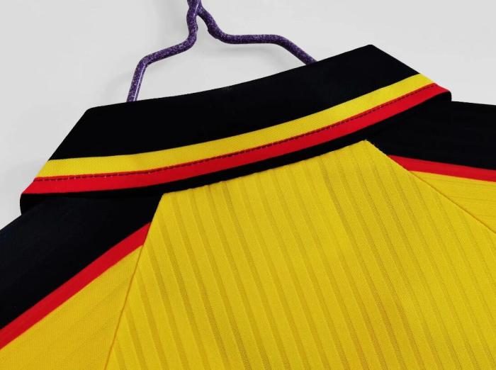 Retro Jersey 1996-1998 Scotland Away Yellow Soccer Jersey Vintage Football Shirt