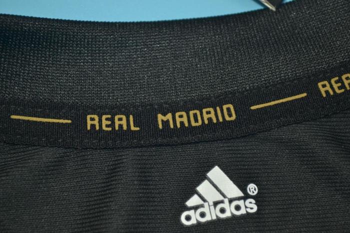 with LFP Patch Retro Jersey 2011-2012 Real Madrid Away Black Soccer Jersey Vintage Real Camisetas de Futbol