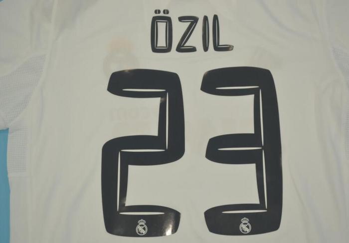 Retro Jersey 2010-2011 Real Madrid 23 OZIL Home Soccer Jersey