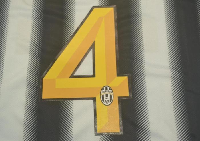 with UCL Patch Retro Jersey 2011-2012 Juventus 4 FELIPE MELO Home Soccer Jersey