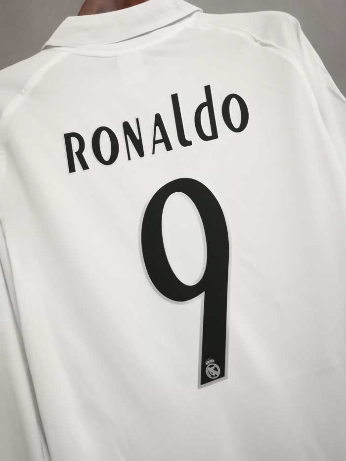Retro Jersey Long Sleeve 2005-2006 Real Madrid RONALDO 9 Home Soccer Jersey