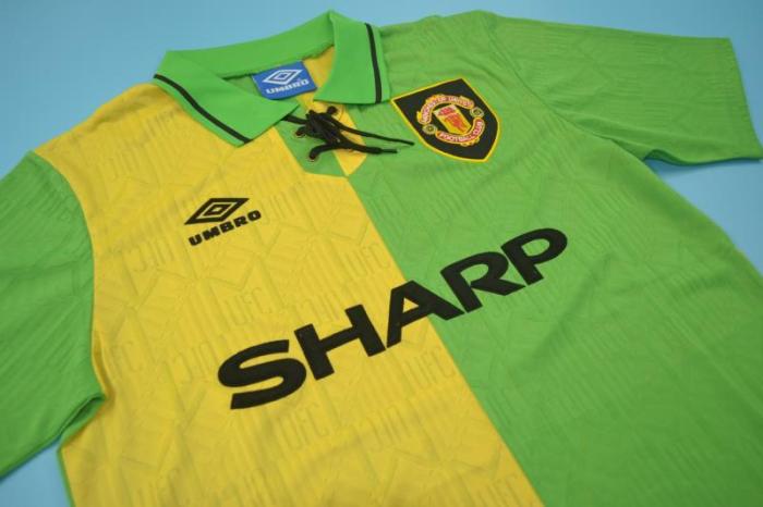 with EPL Patch Retro Jersey 1992-1994 Manchester United CANTONA 7 Away Yellow/Green Soccer Jersey
