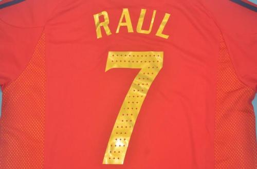 Retro Jersey 2002 Spain 7 RAUL Home Soccer Jersey Vintage Football Shirt