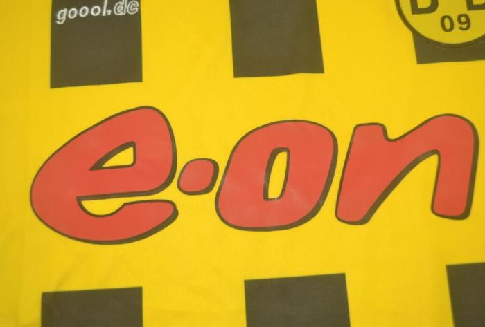Retro Jersey 2000-2001 Borussia Dortmund Home Soccer Jersey