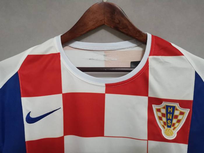 with Sleeve Printing Retro Jersey 2002 Croatia Home Soccer Jersey