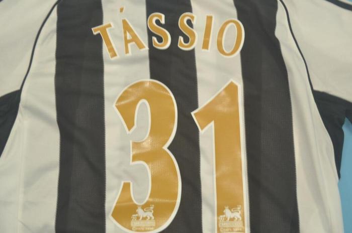 Retro Jersey 2005-2006 Newcastle United 31 TASSIO Home Soccer Jersey