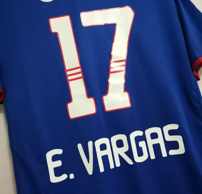 Retro Jersey 2011 Universidad de Chile E. VARGAS 17 Home Soccer Jersey