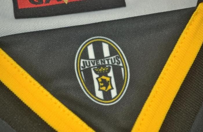 with Coppa Italia+Scudetto+Serie A Patch Retro Jersey 1995-1996 Juventus Away Black Soccer Jersey