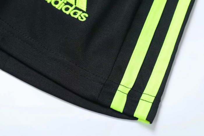 #605 Black Soccer Training Uniform Blank Jersey and Shorts